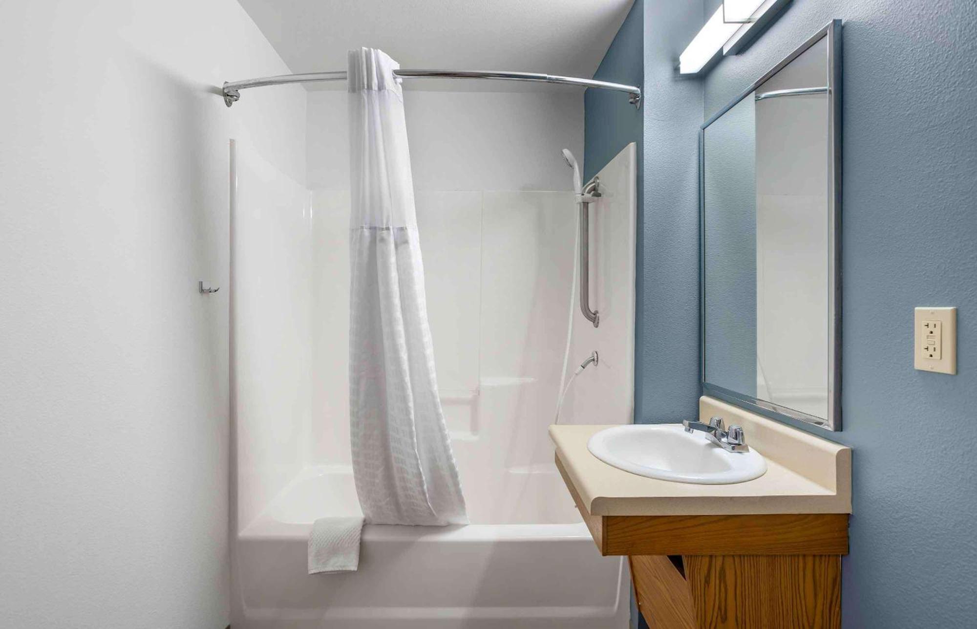 Extended Stay America Select Suites - Kalamazoo - West Екстериор снимка