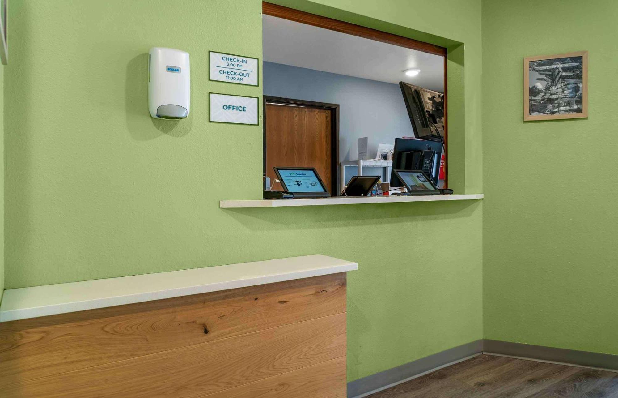 Extended Stay America Select Suites - Kalamazoo - West Екстериор снимка